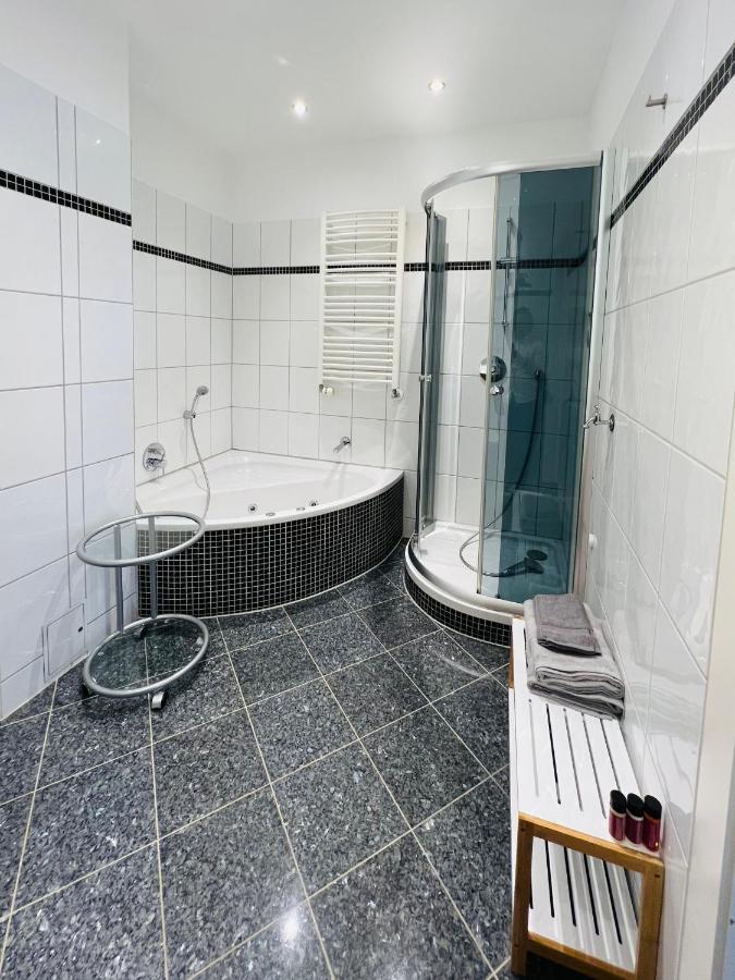 Grosses Und Helles Innenstadt Apartment - Ferienwohnung Bad Homburg vor der Höhe Dış mekan fotoğraf